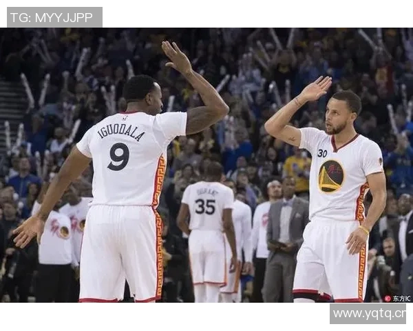 重庆篮球队在大师赛积分榜上以51分稳居首位展现强劲实力