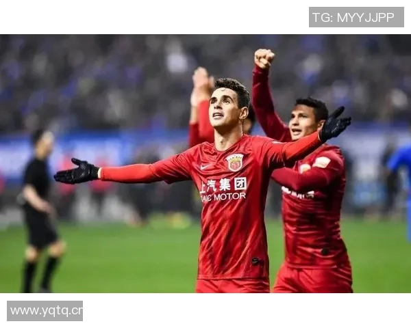 谁是推动足球明星崛起的幕后推手与关键人物 谁是推动足球明星崛起的幕后推手与关键人物